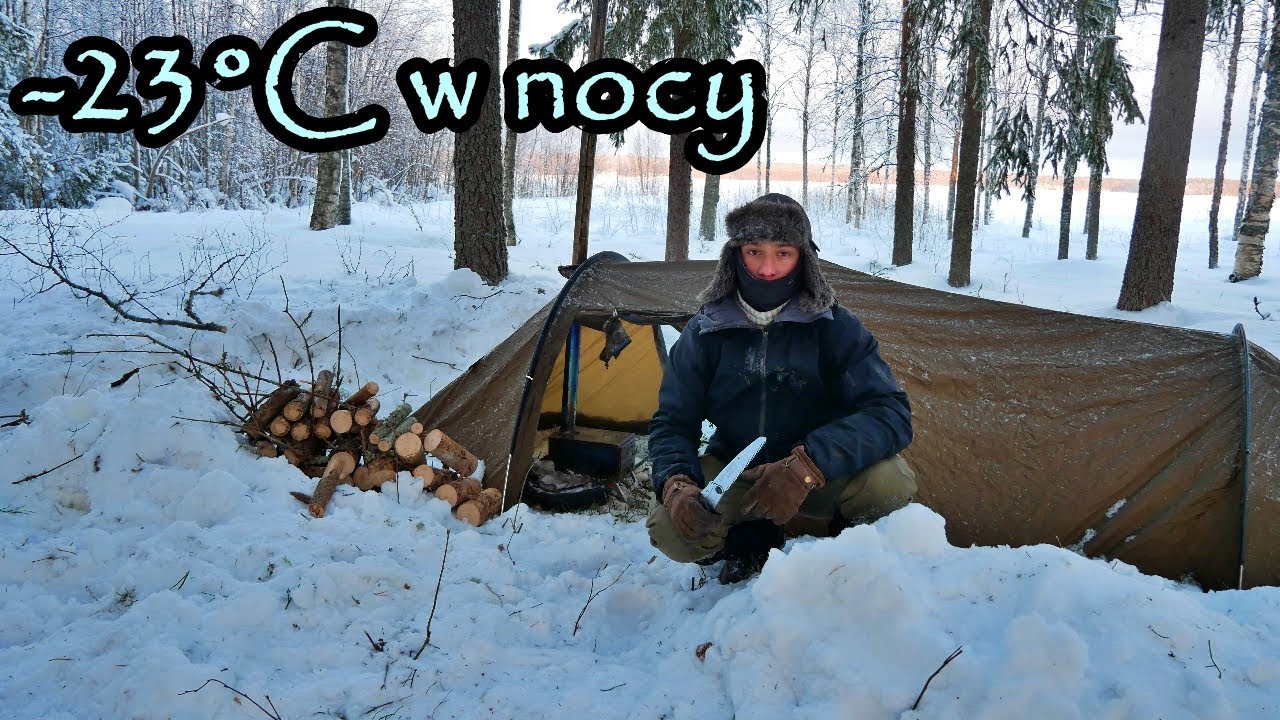 Biwak w głębokim śniegu w namiocie z piecykiem, mięso z renifera- północna Szwecja