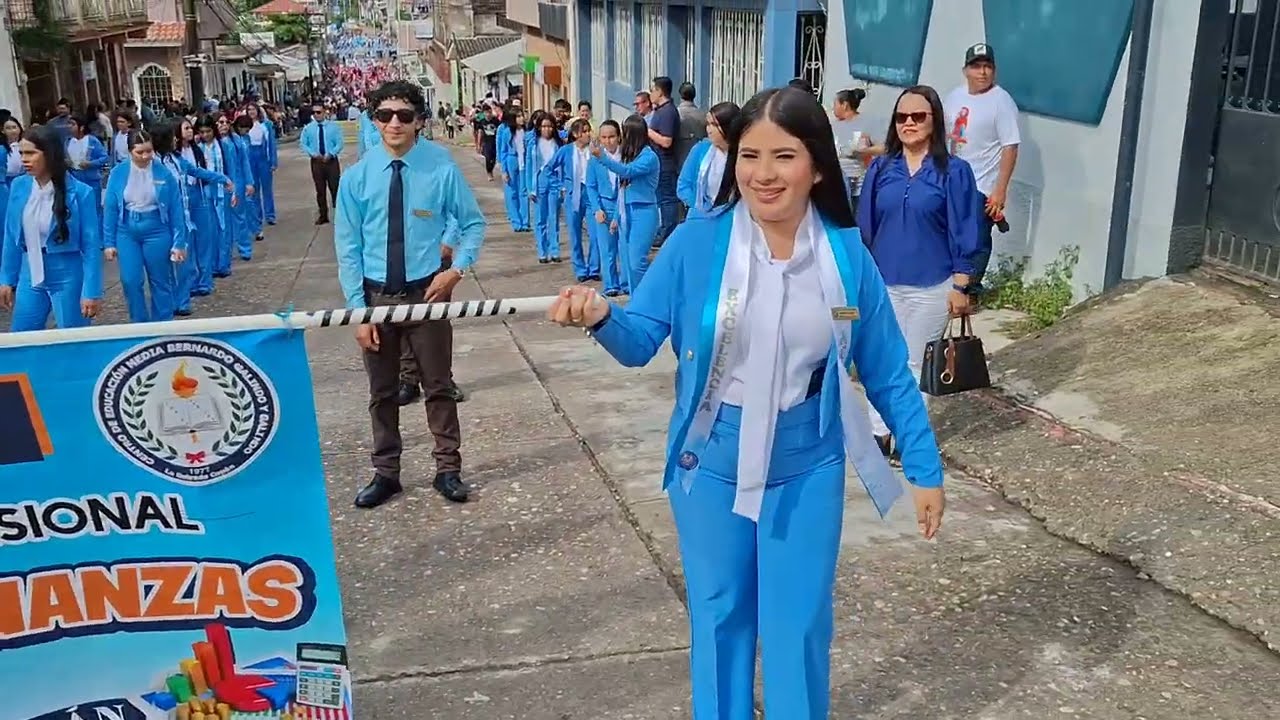 Desfile 15 de septiembre 2025, presentación banda CEMG IBGG en Copimas Espinoza y parque central 