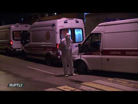 Очереди из «скорых» с больными коронавирусом появились и в Петербурге (видео)