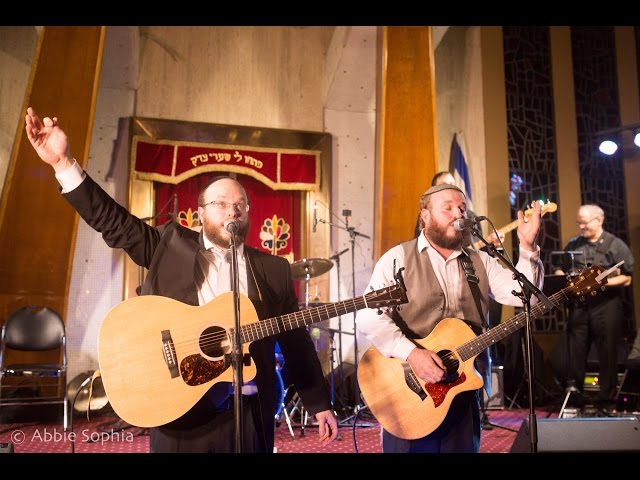 Braziliyalik yalangoch Uning dugonasi sikilganini korish