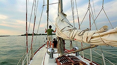 How to Use Sailing Sector Lights to Avoid Going Aground