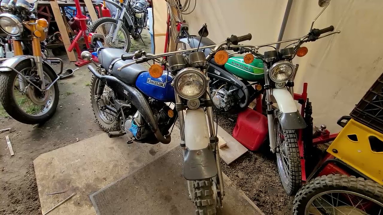 Comparison between the Kawasaki KE125 and Kawasaki KE175 - YouTube