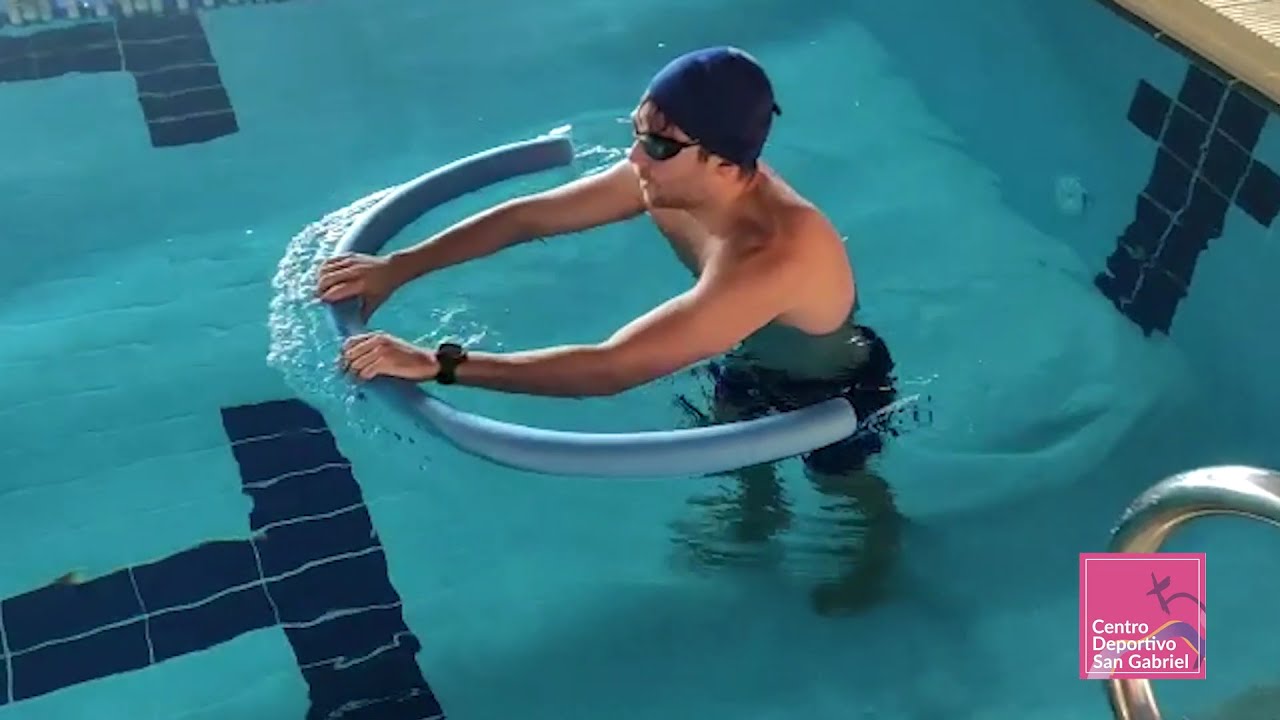 7 ejercicios de natación con churro - YouTube