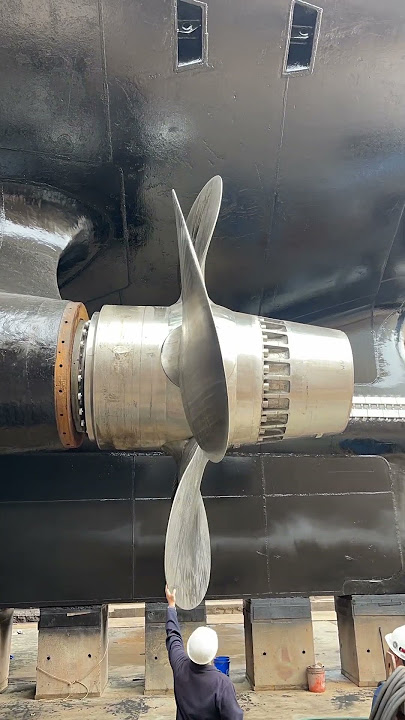 How Do Propellers work underwater #gulfofamerica #propellers propellers rock big