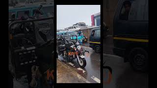 "The flooding, which occurred after hoursof continuous rain, submerged sections of alower roadway