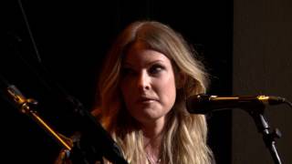 eTown On-Stage Interview - Elizabeth Cook