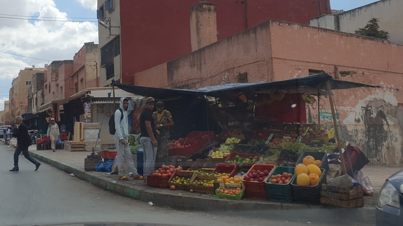 الملحقة الإدارية الأولى ببنسليمان تغرق في فوضى احتلال الملك العمومي والقائد يجتهد في منع موطني نيوز