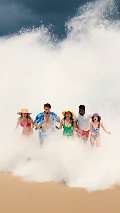 Massive Wave Destroys Beach Tourists!
