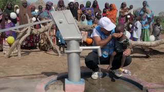 Afrikada Bir Çocuğun Susuzluğunu Giderişi