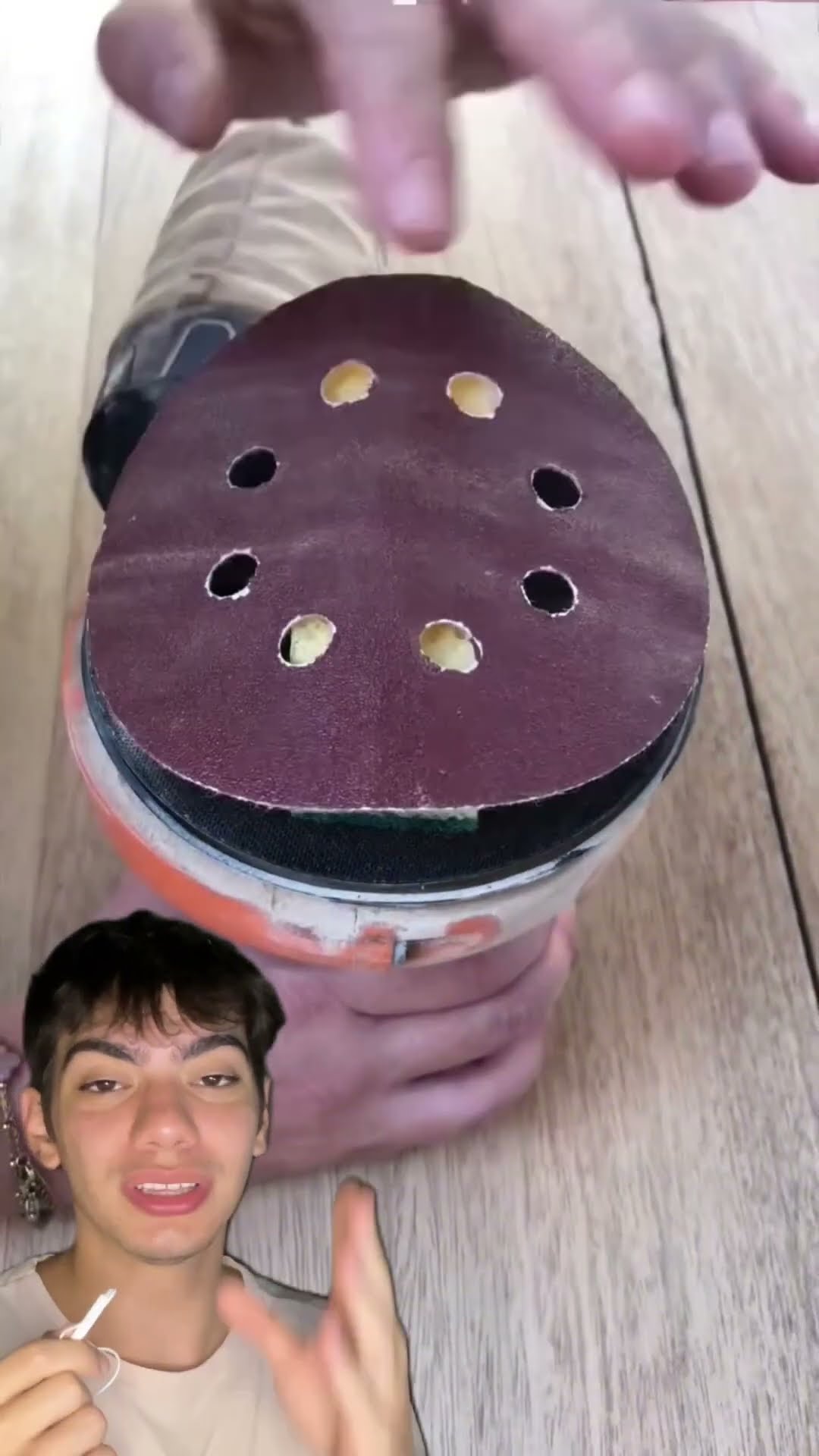?️ Use esponja e lixa pra alcançar lugares difíceis! Prático e eficiente. ? Já conhecia?