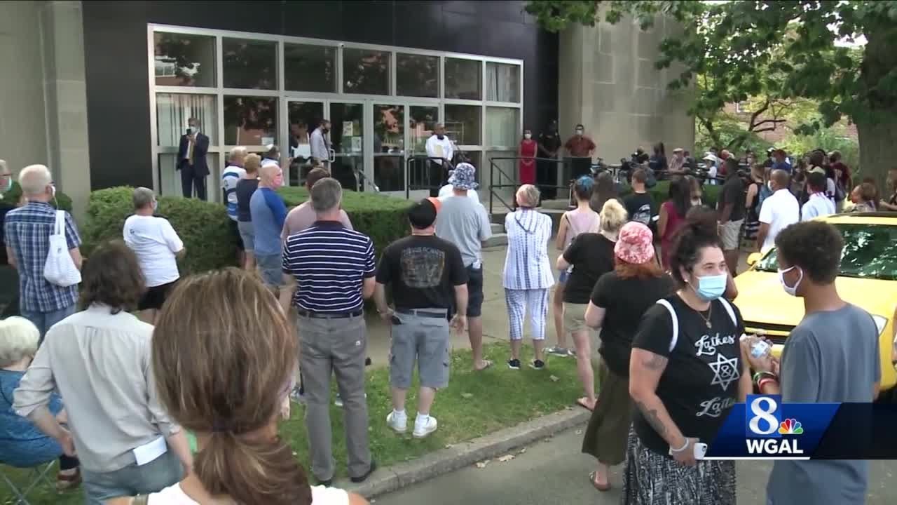 Community members gather to support vandalized synagogue in Harrisburg