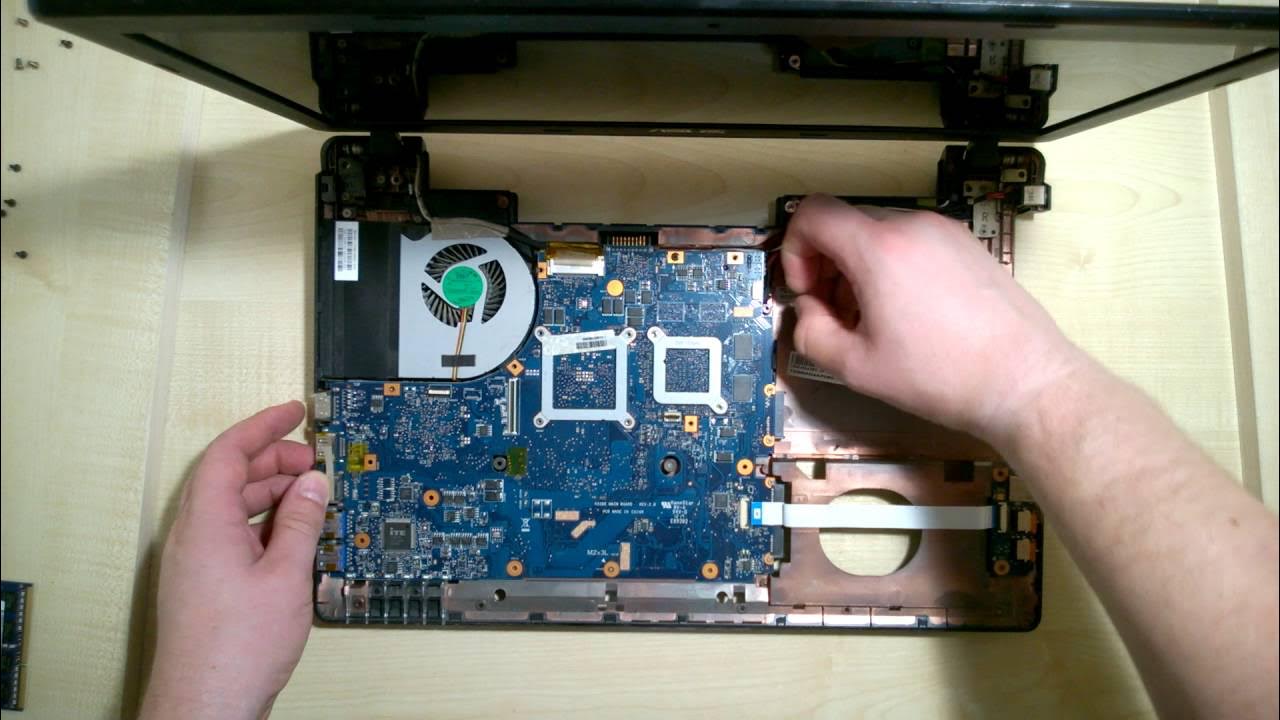 Как разобрать ноутбук ASUS A52D (K52E) - YouTube
