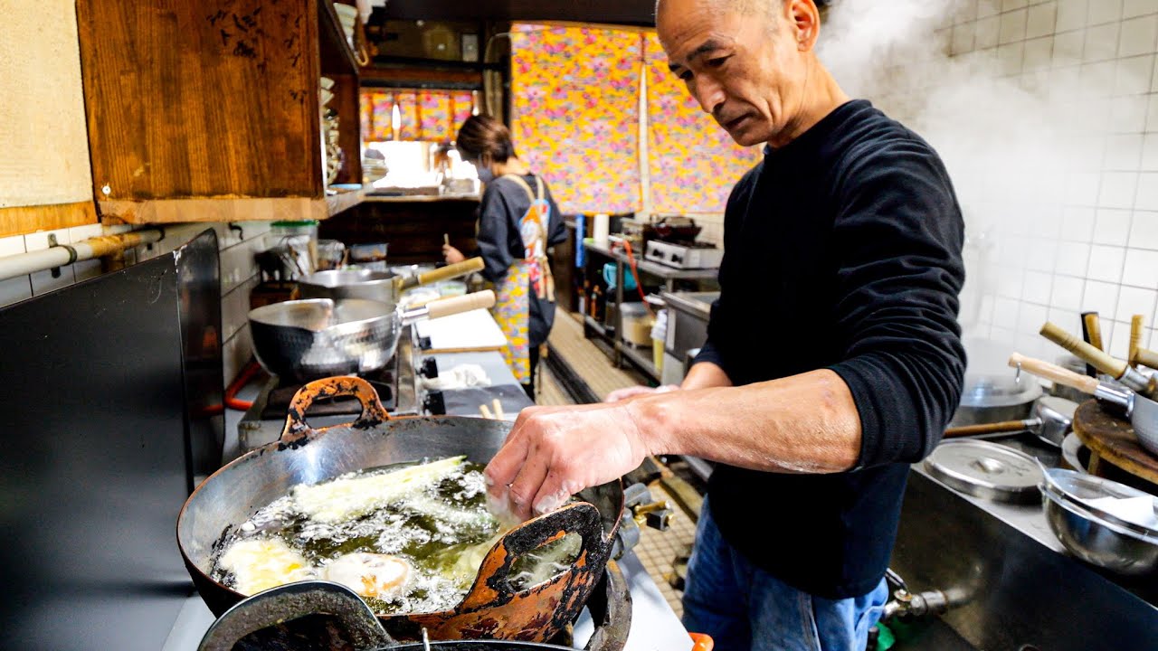 ⁣客「毎日来てます」常連が殺到する素朴な大衆うどん屋の1日丨Best Udon in Nara