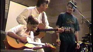 Tommy Emmanuel and Chet Atkins' grand-niece, 2000, Wildwood Flower. RARE! chords