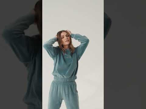 Video: CM6384 Welurowa bluza z wypustką - niebieska