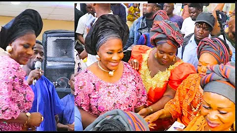Gbajumo Osere Presenter’ Doyin Kukoyi Throws Her Mom The Best Birthday Party Ever With An Epic Dance