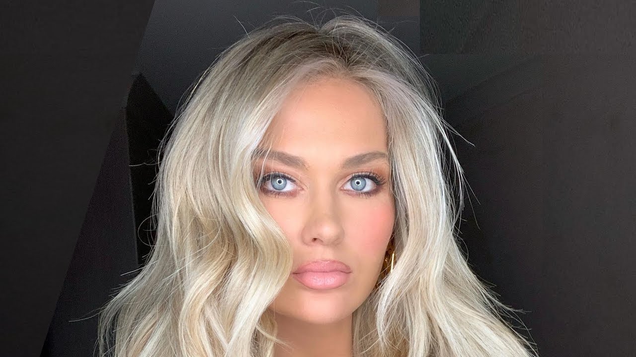 Savannah DeLane Morris Glamour Fashion, Bikini Model, Social Media Savannah DeLane Morris Glamour Fashion, Bikini Model, Social Media