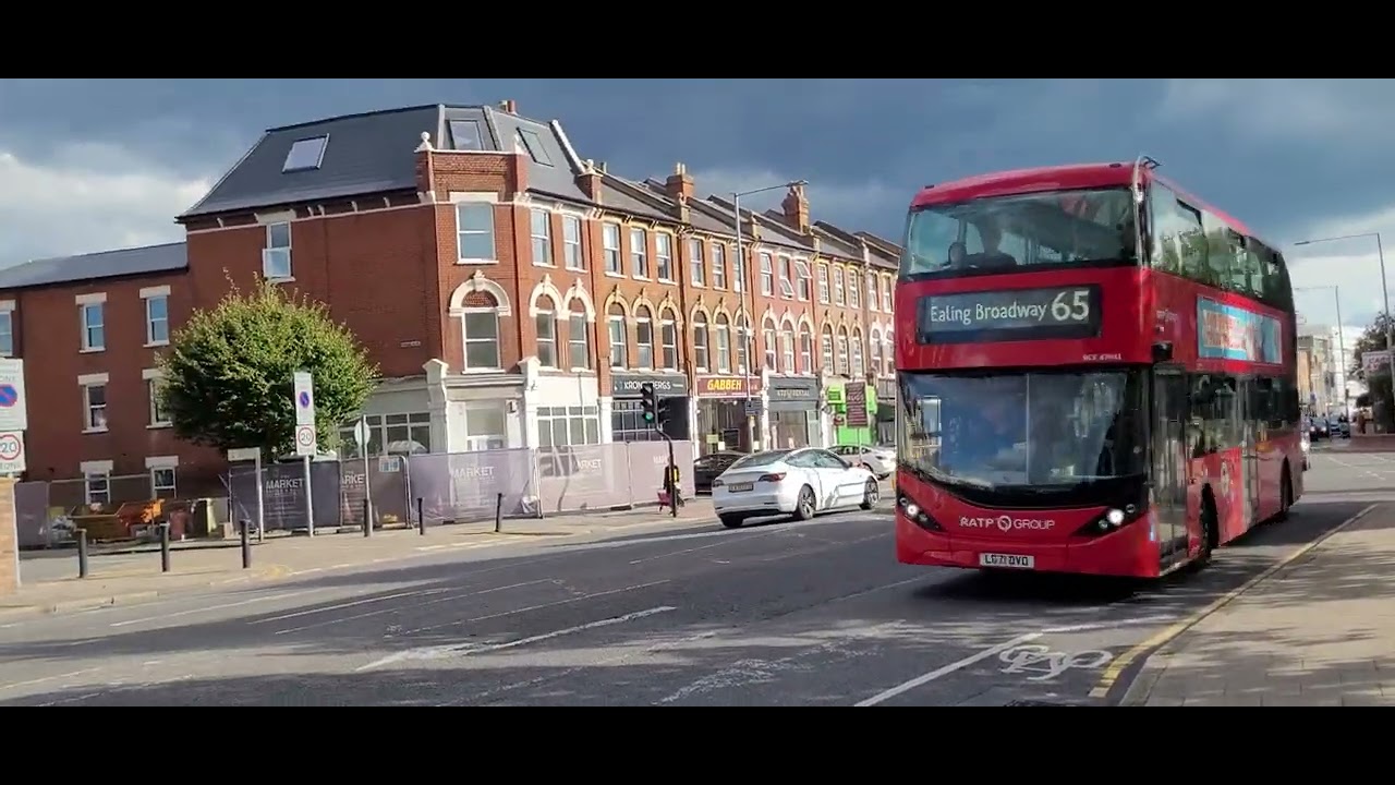 BUS ROUTE 65 PASSING THROUGH KINGSTON UPON THAMES