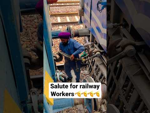 #trendingshorts #trending #train #railway #viral #ytshorts #locomotive #station