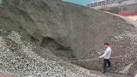 Barge unloading 4500 tons of ore - video from the start - Barge work vlog