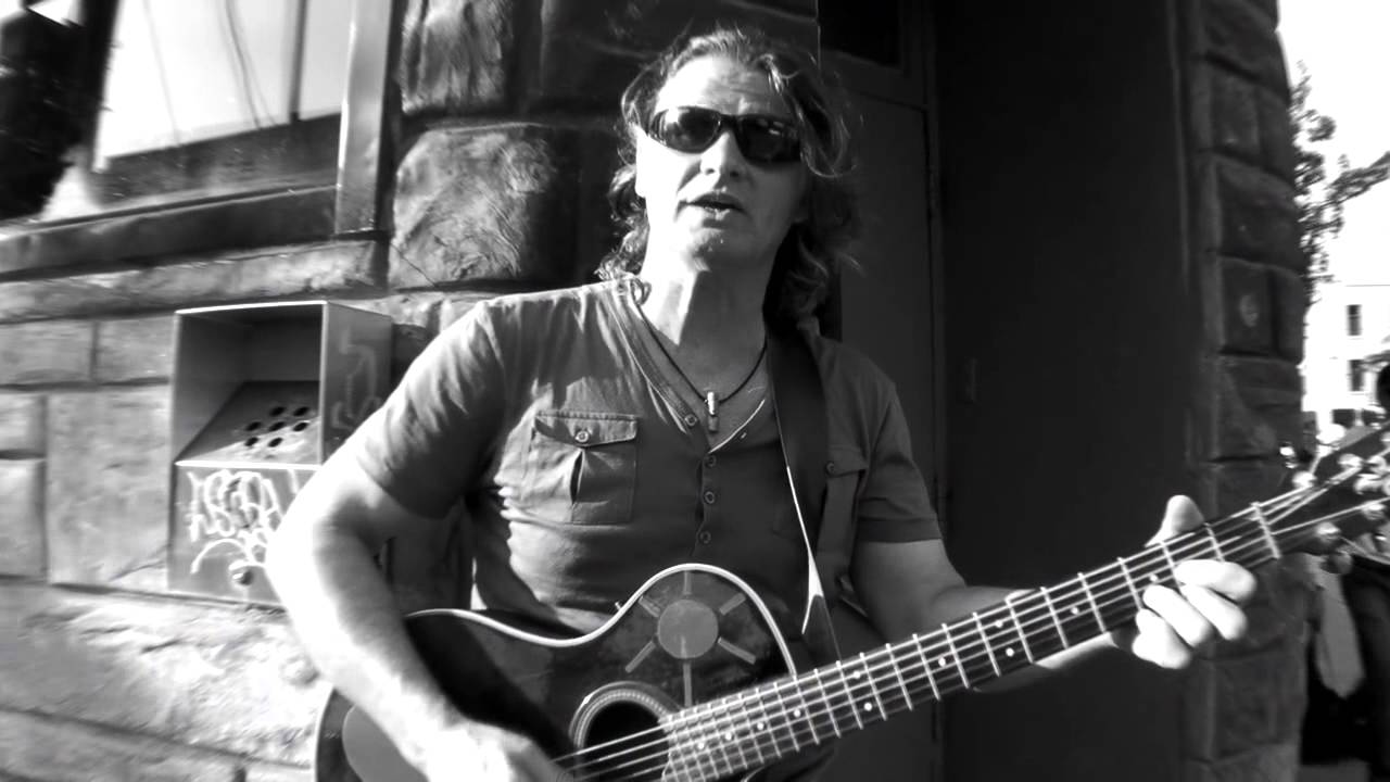 Ma jolie louise Daniel Lanois / interprété par Normand Grondines