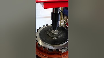 Testing clutch clamping pressures