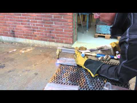 Video: Hvordan blander du gass til en lommesykkel?