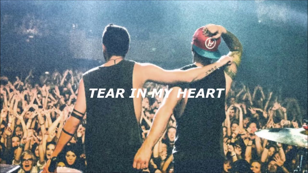 Twenty One Pilots Tear In My Heart Lyrics Deutsch Tear in my Heart lyrics - Twenty One Pilots - YouTube