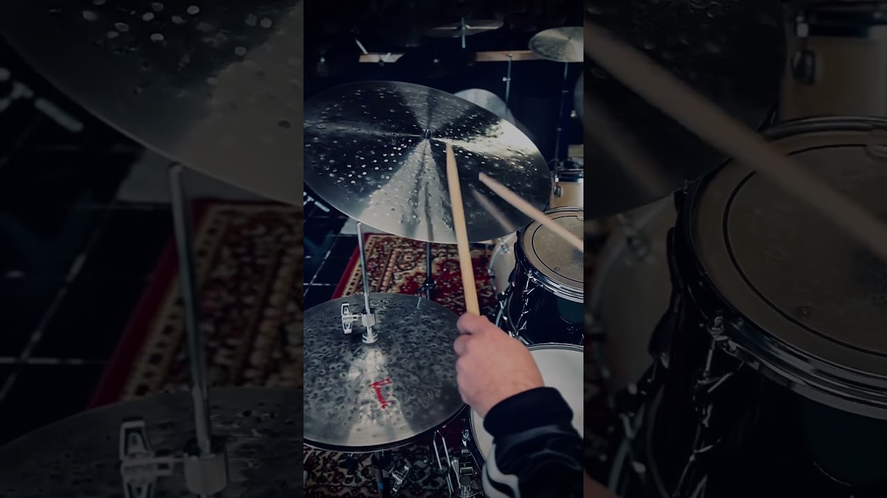 Kmicic Sparkling Dot flat ride 21” and fast hi hat 13” 