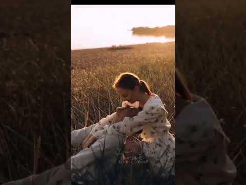 ويقلي بحبك أنا بحبك ويهرب فينا الغيم الحزين