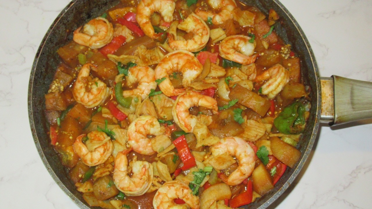 COMO HACER CAMARONES CON BENEJENA DOMINICANA