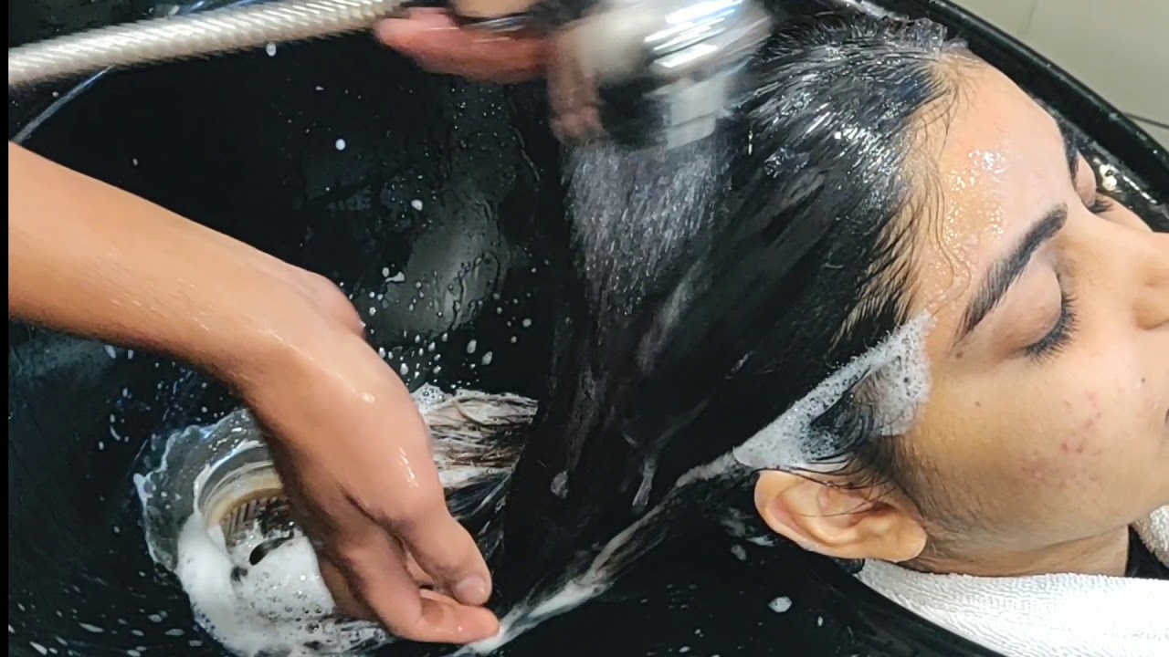 Correct Way to Wash Hair Salon Style  Lakme Salon Rohini