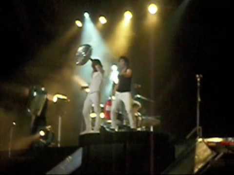 Jonas Brothers - Look Me in the Eyes Tour 2008