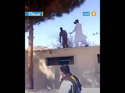 اشتباكات بين القائمين على مسجد مكي الس ن ي والأمن الإيراني أثناء محاولة الأخير اقتحام المسجد