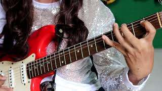 The girl plays the guitar very well with folk songs.กีต้าร์ลายพิณสุดเฟี้ยว (Thailand)