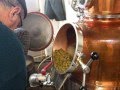 Boussières : distillation avec le nouvel alambic