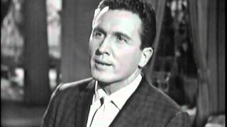 John Raitt sings the classic "Shenandoah"