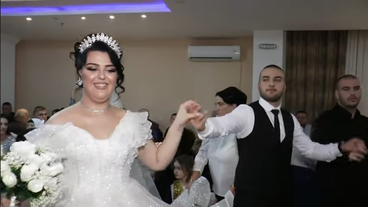 KOLO ZA MLADENCE -*Oj garava garavice.... Zikro i Buco*