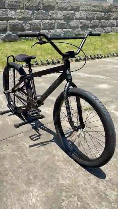 SE Bikes Blocks Flyer in New Matte Black! - YouTube