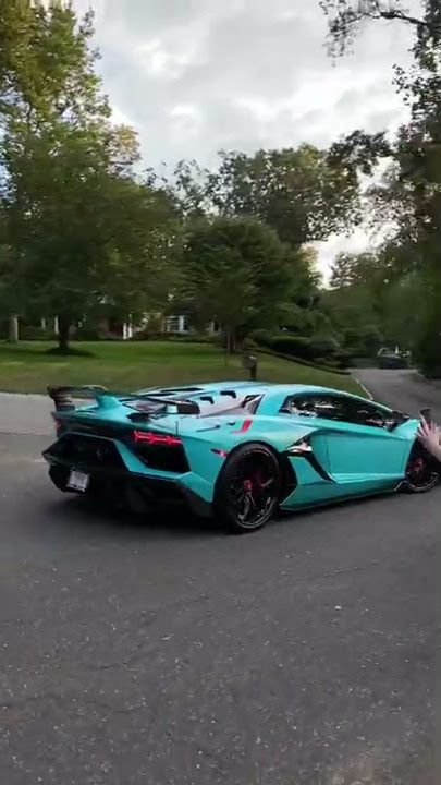 Lamborghini Aventador SVJ Flyby *Blu Glauco*