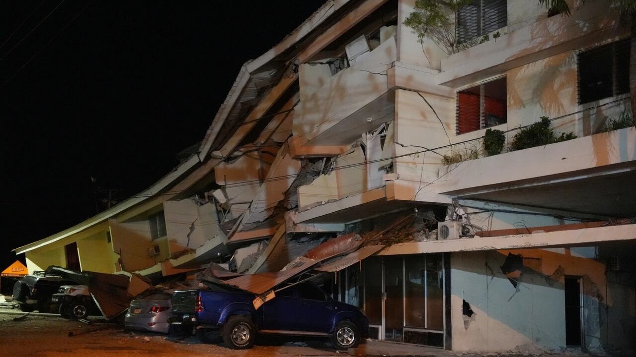 Two Powerful Earthquakes Strike Panama, Prompting Evacuations Across Country