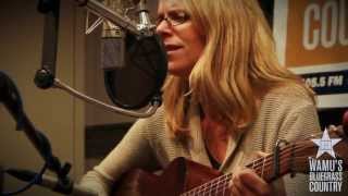 Aoife O'Donovan - Lay My Burden Down [Live at WAMU's Bluegrass Country] chords