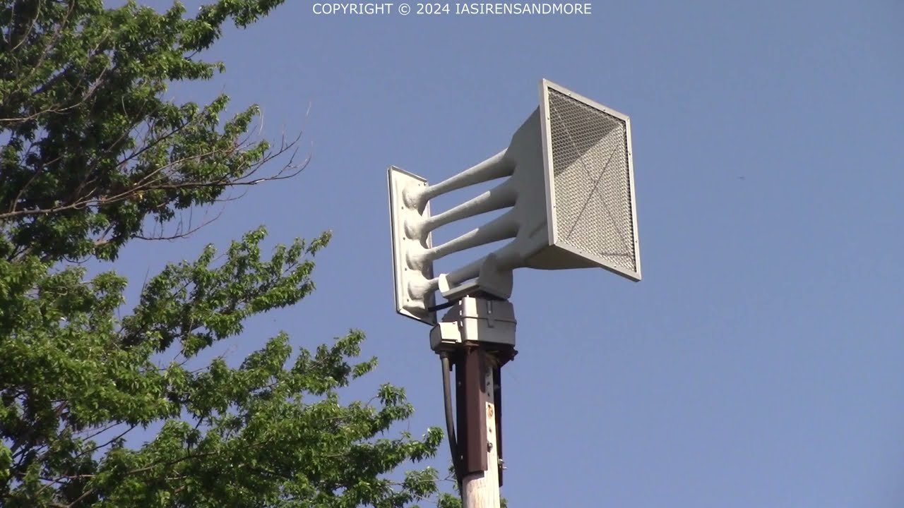 Whelen WPS-4004 Siren Test -- 6/21/24 -- 160 Sec Alert -- Hayesville, IA