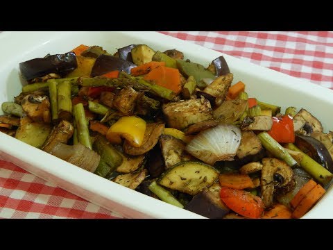 Video: Cómo Cocinar Pimiento Relleno De Mijo Con Verduras Y Salsa Griega