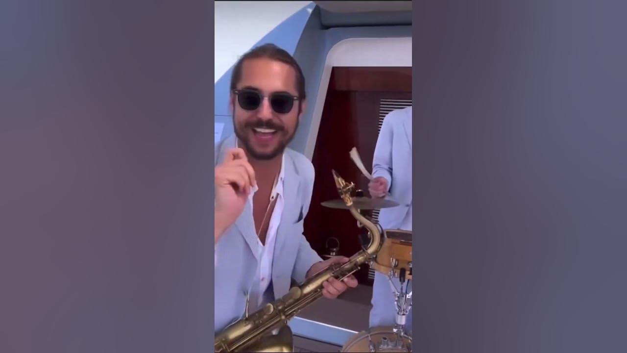 Robbie Williams - I wanna be like you - Jungle Book #mortlockyachts Robbie Williams - I wanna be like you - Jungle Book #mortlockyachts