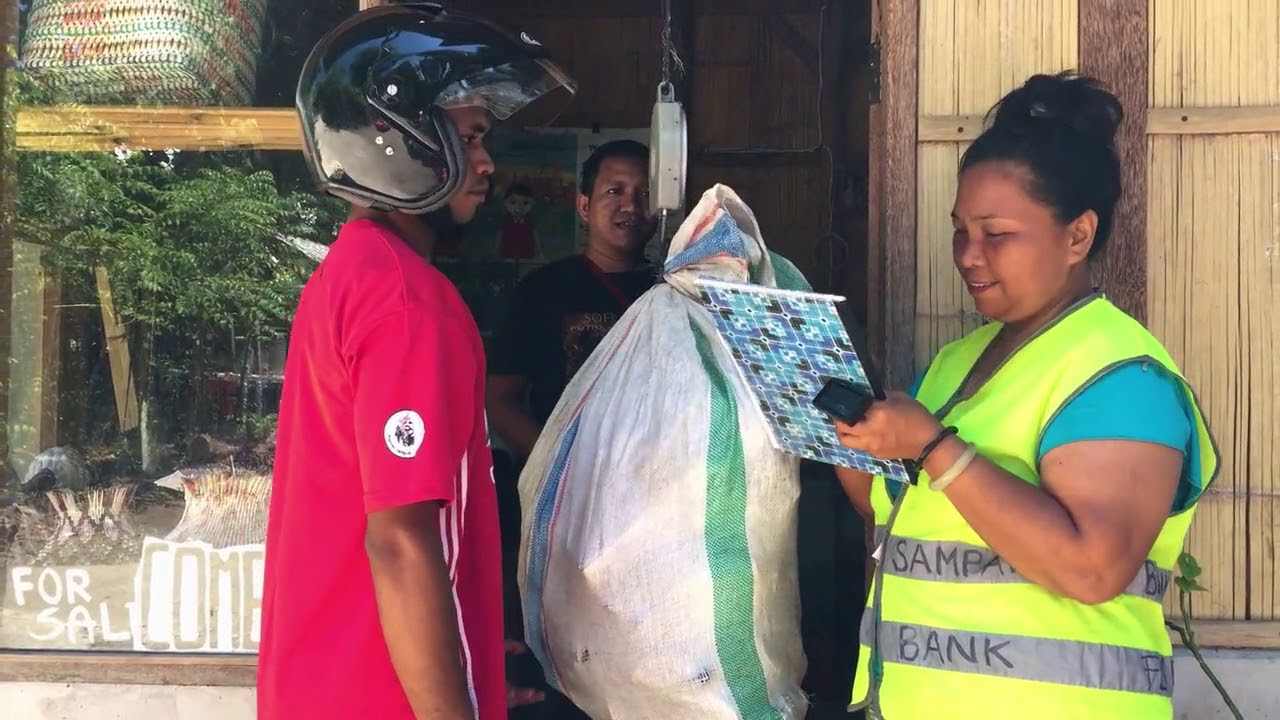 Παρακολούθηση Green indonesia - Recycling Education Program for Schools στο YouTube Παρακολούθηση Green indonesia - Recycling Education Program for Schools στο YouTube