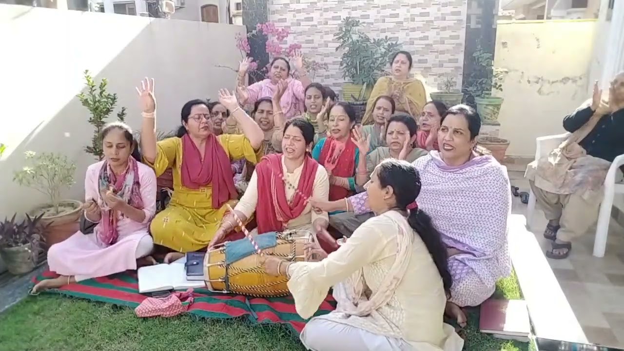 🚗🚗दस्सो भगतों गड्डी कित्थे कित्थे चल्ली ऐ👏👏 कीर्तन में रौनक लगाने वाली बहुत ही प्यारी भेंट 💐💐