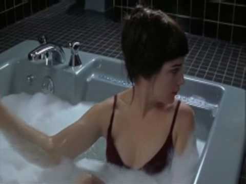 Gaby Hoffmann shares a jacuzzi with Bonnie Root!!!