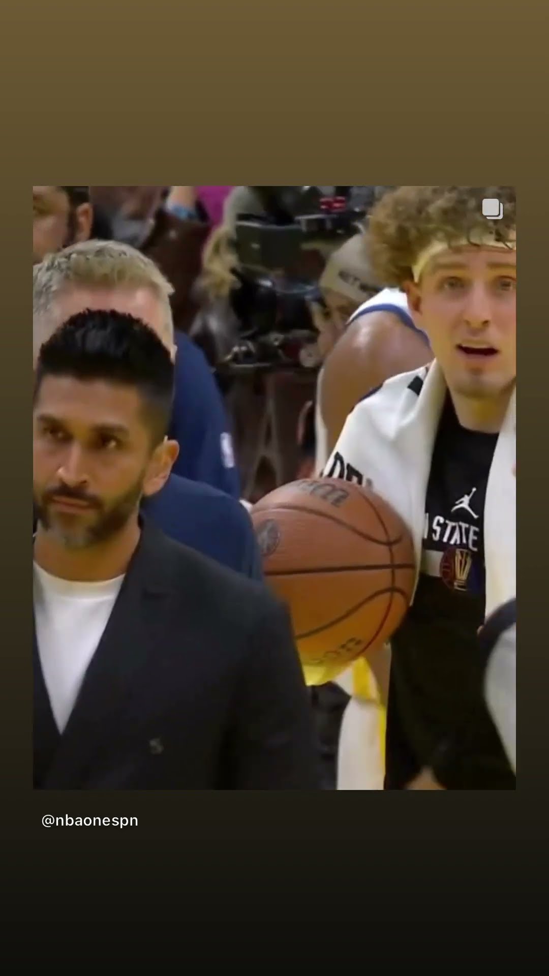 Steve Kerr was crashing out #hoodnews #stevekerr #warriors #denvernuggets #nikolajokic