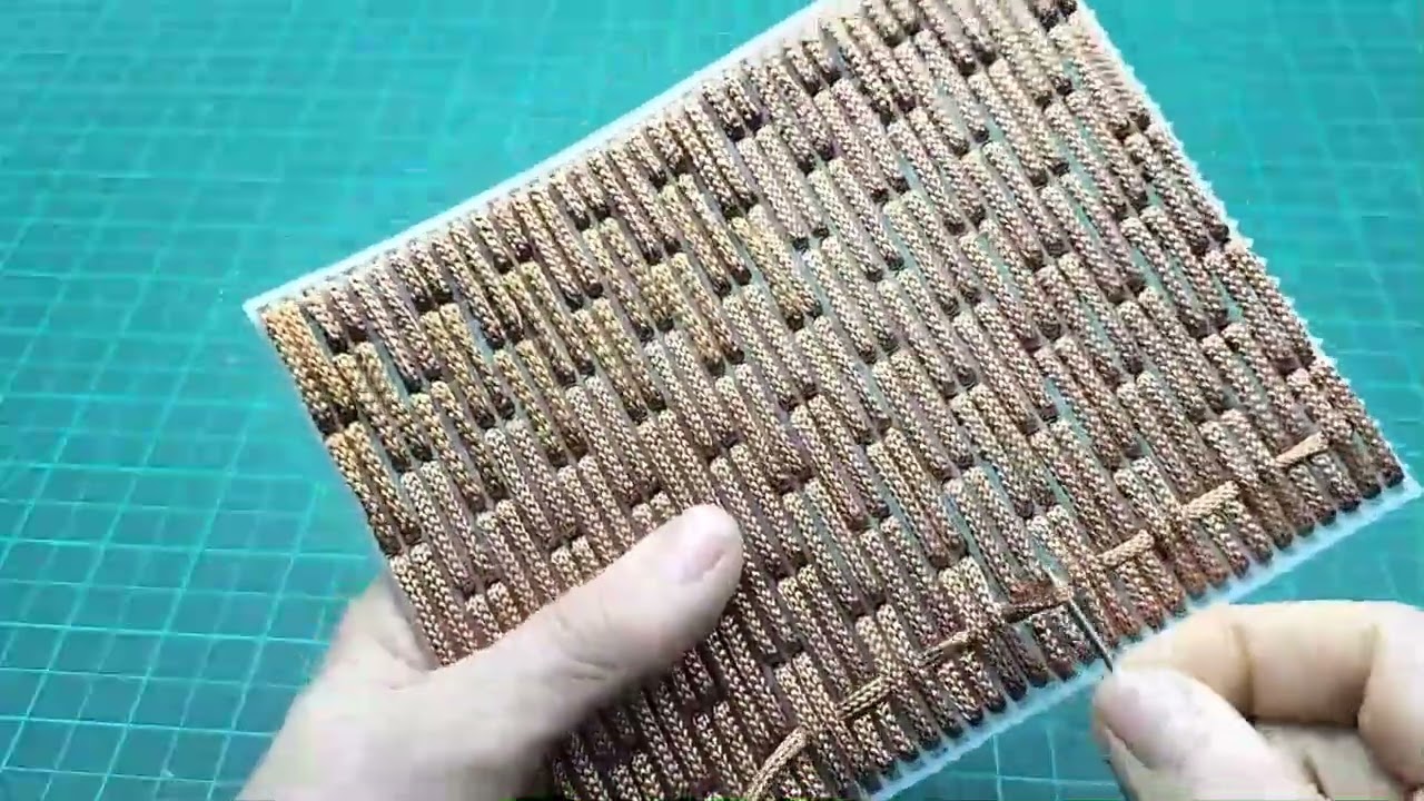 طريقة عمل غرزة السله مكتبة غرز الكنافاه البلاستيك  a basket stitch, plastic canvas stitch library